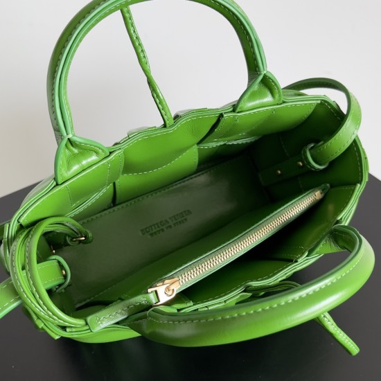 Bottega Veneta Mini Arco Tote Bottega Veneta Mini Arco Tote