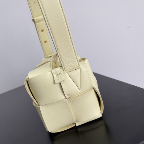 Bottega Veneta Cassette