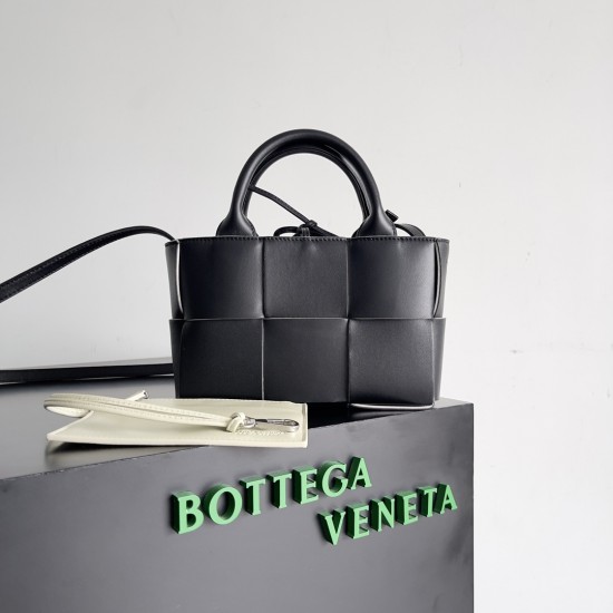 Bottega Veneta Mini Arco Tote