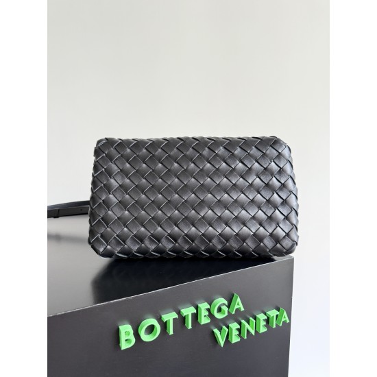 Bottega Veneta Medium Parachute