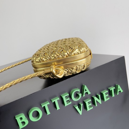 BottegaVeneta Knot On Strap Dinner Package Size: 20.5*6*12.5CM