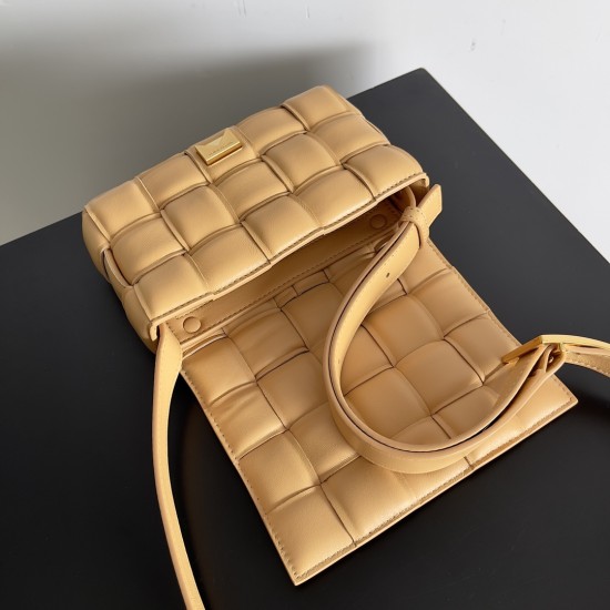Bottega Veneta Cassette Bottega Veneta Cassette