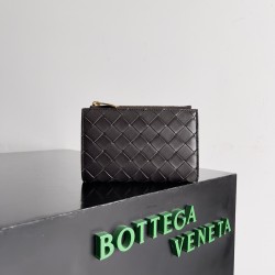 Bottega Veneta Intrecciato Medium Bi-Fold Wallet