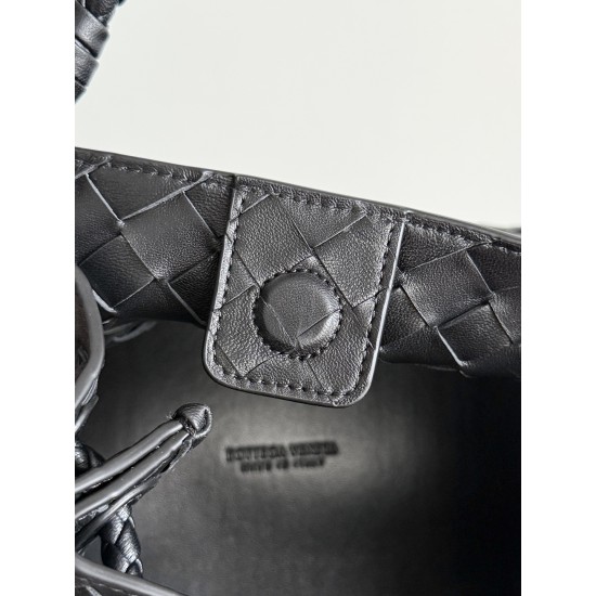 Bottega Veneta Medium Parachute