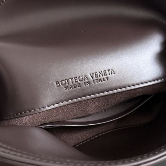Bottega Veneta Baby Liberta