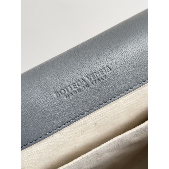 Bottega Veneta Cobble