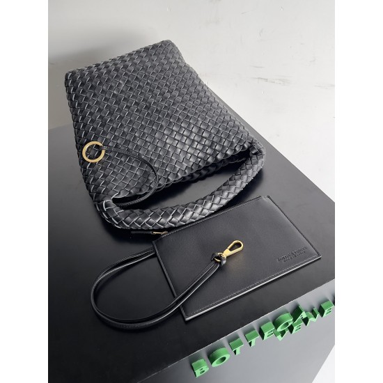 Bottega Veneta Cabat Bucket