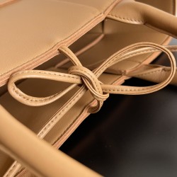 Bottega Veneta Arco Tote Size：30*20*11.5cm