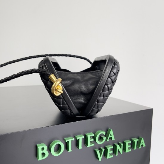 BottegaVeneta Knot On Strap Dinner Package Size: 20.5*6*12.5CM
