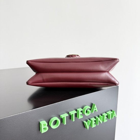 Bottega Veneta Baby Liberta