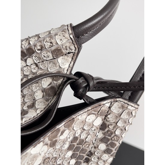 Bottega Veneta Solstice