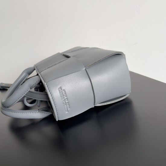 Bottega Veneta Mini Arco Tote