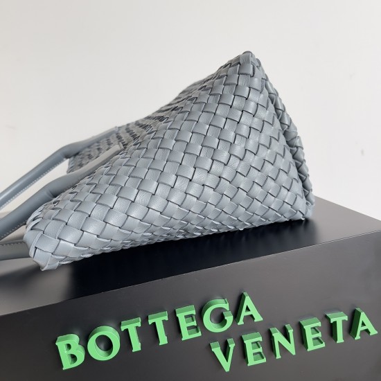 Bottega Veneta Medium Cabat