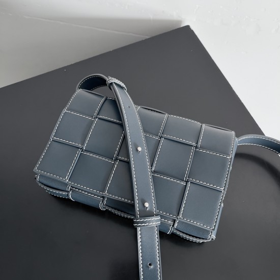 Bottega Veneta Cassette