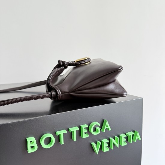 Bottega Veneta Baby Liberta
