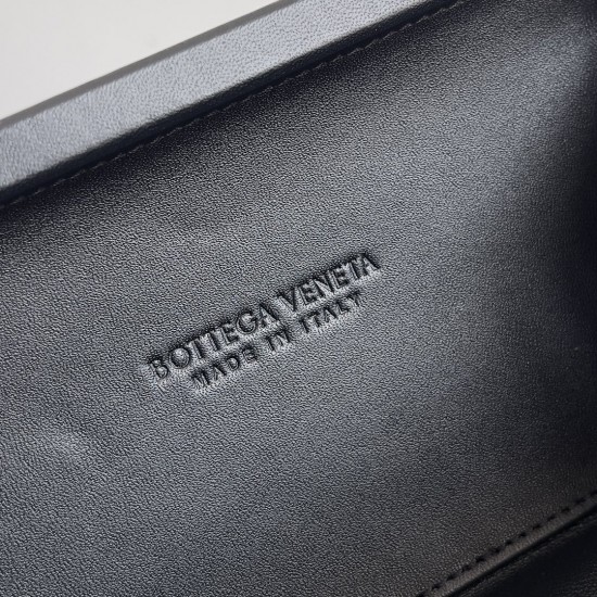 BottegaVeneta Knot Dinner bag