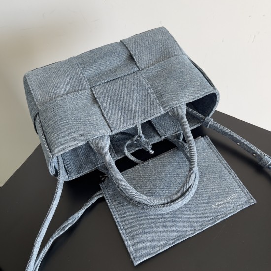 Bottega Veneta Arco Tote