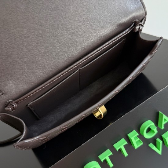 Bottega Veneta Andiamo Pouch