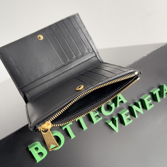 Bottega Veneta Intrecciato Medium Bi-Fold Wallet