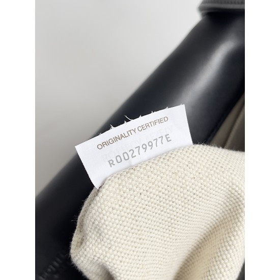 Bottega Veneta Cobble