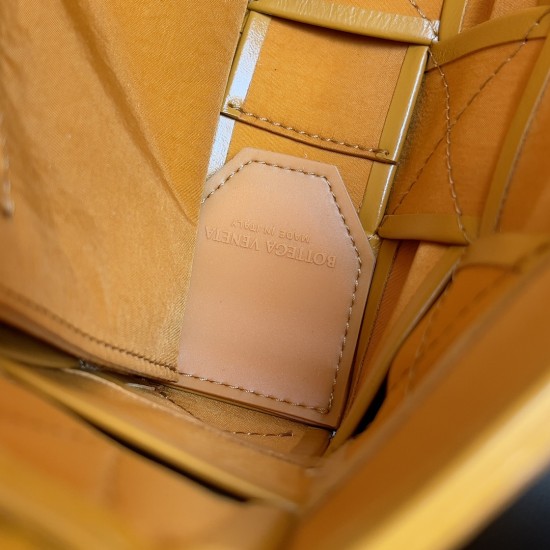 Bottega Veneta Cassette