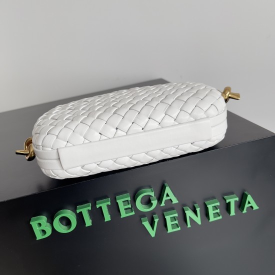 BottegaVeneta Knot On Strap Dinner Package Size: 20.5*6*12.5CM