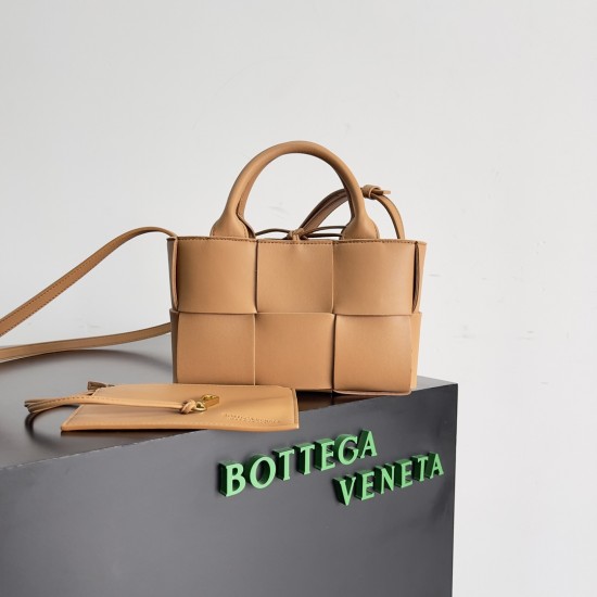 Bottega Veneta Mini Arco Tote