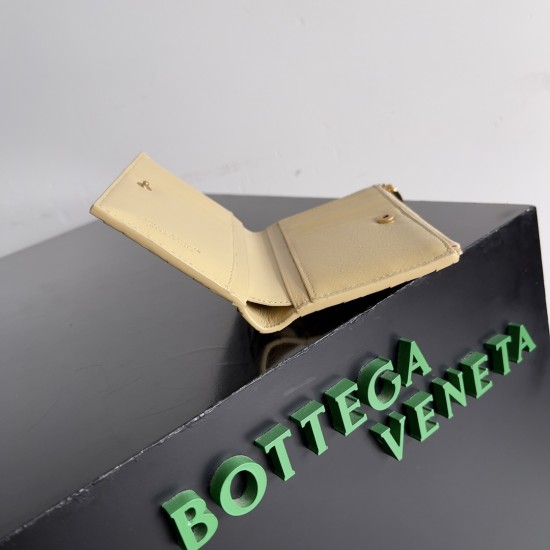 Bottega Veneta Intrecciato Medium Bi-Fold Wallet