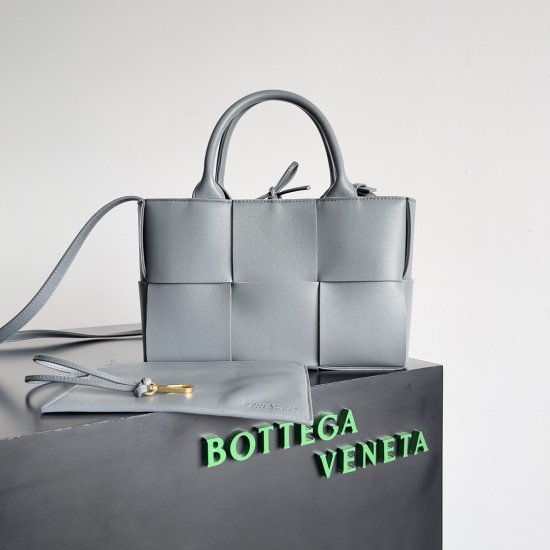 Bottega Veneta Arco Tote