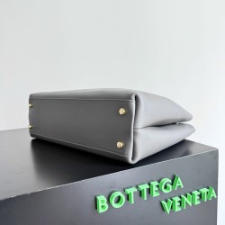 Bottega Veneta Medium Andiamo