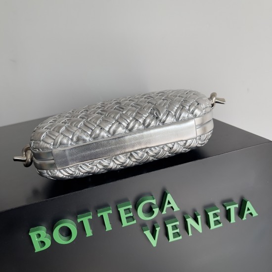 BottegaVeneta Knot On Strap Dinner Package Size: 20.5*6*12.5CM