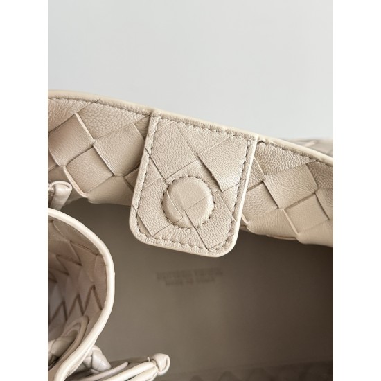 Bottega Veneta Medium Parachute