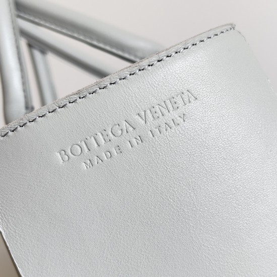 Bottega Veneta Arco Tote Size：30*20*11.5cm