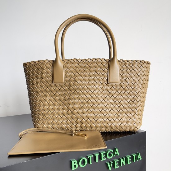 Bottega Veneta Medium Cabat