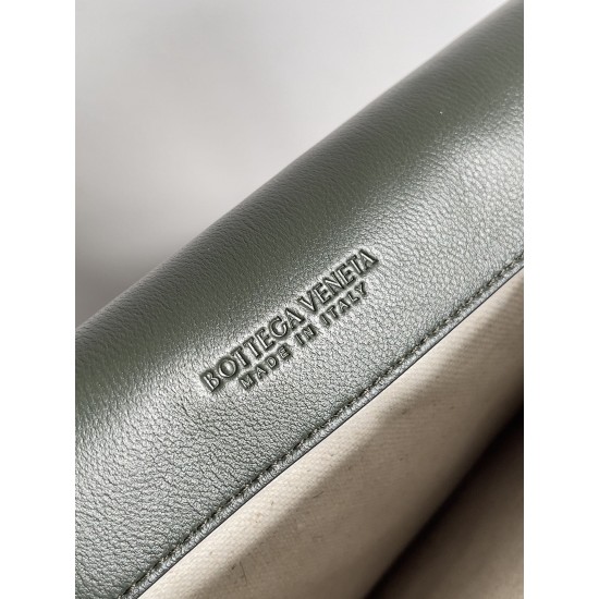 Bottega Veneta Cobble