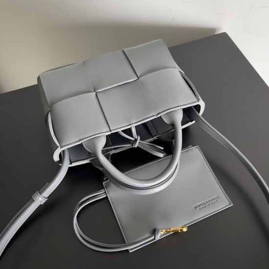 Bottega Veneta Mini Arco Tote