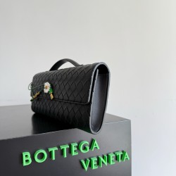 Bottega Veneta Andiamo Clutch Bottega Veneta Andiamo Clutch