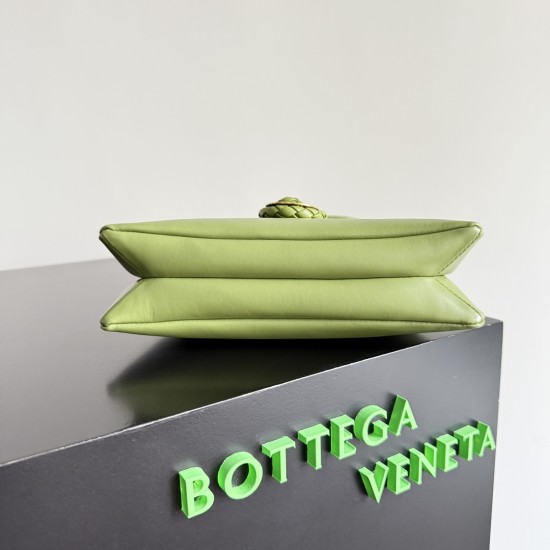 Bottega Veneta Baby Liberta