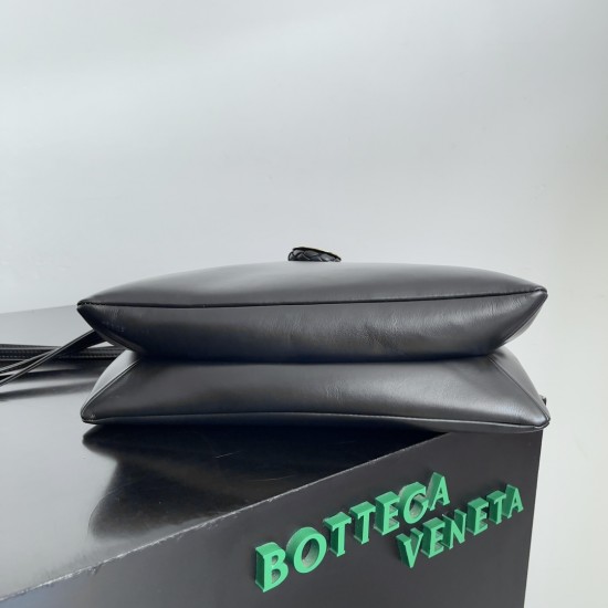 Bottega Veneta Liberta