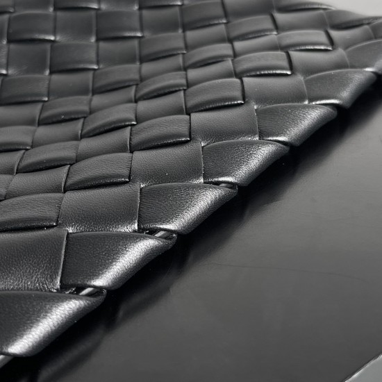 Bottega Veneta Cobble Bag