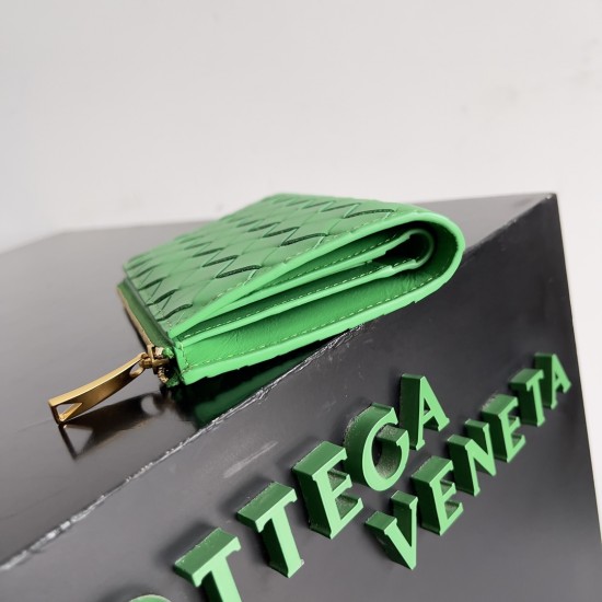 Bottega Veneta Intrecciato Medium Bi-Fold Wallet Bottega Veneta Intrecciato Medium Bi-Fold Wallet
