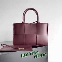 Bottega Veneta Arco Tote Size：30*20*11.5cm