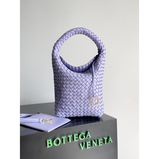 Bottega Veneta Cabat Bucket