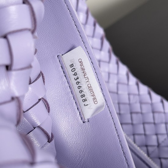 Bottega Veneta Medium Cabat