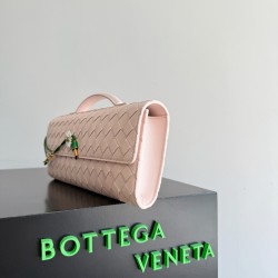 Bottega Veneta Andiamo Clutch Bottega Veneta Andiamo Clutch