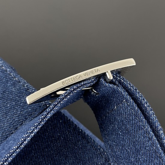 Bottega Veneta Cassette