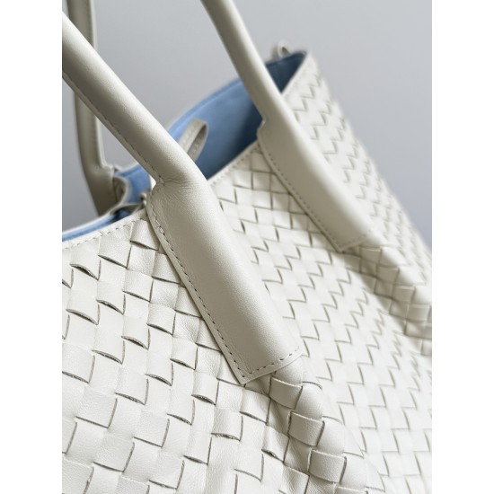 Bottega Veneta Pinacoteca