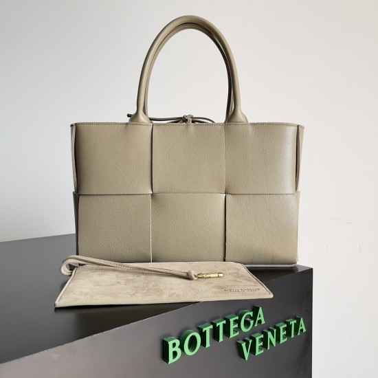 Bottega Veneta Arco Tote Size：30*20*11.5cm