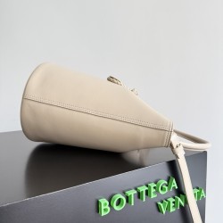 Bottega Veneta Liberta Bucket Bottega Veneta Liberta Bucket