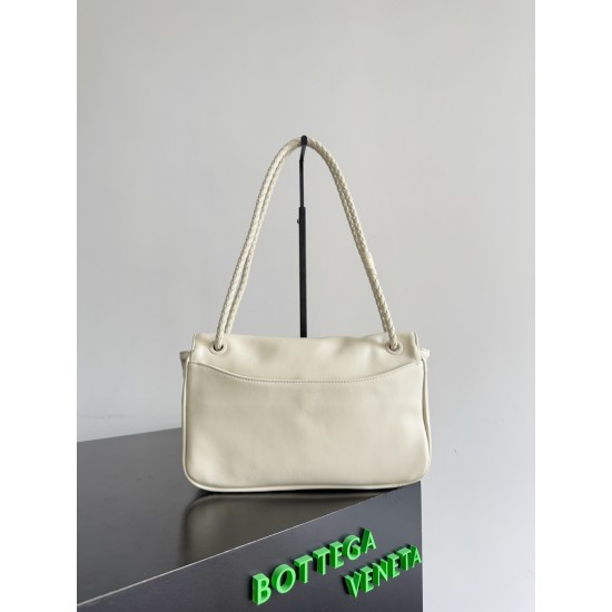 Bottega Veneta Madison